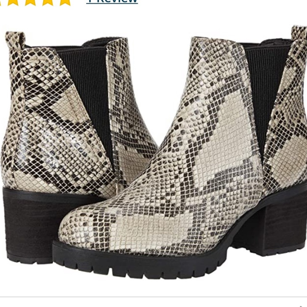 Super cute snakeskin booties!